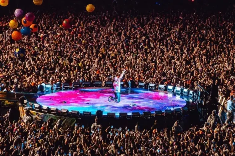 Coldplay cancela turnê no Brasil em 2025, mas pode retornar em megashow no Rio em 2026